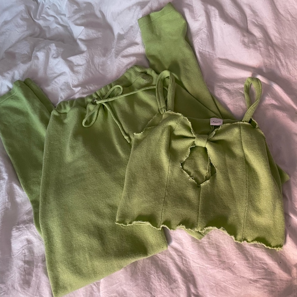 Two piece set